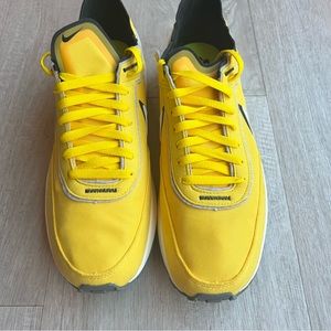 “New” Nike Waffle One SE Running Shoes,Mens size 12, Yellow
